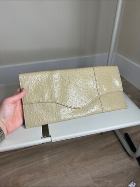 Urban Expressions Beige Ostrich-Texture Envelope Clutch